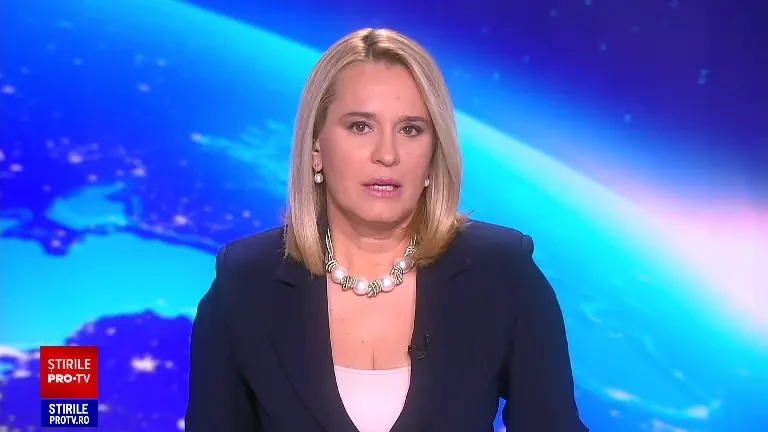 Muhammad, primul robot umanoid arab, a pus mâna pe fundul unei femei la prima sa apariție publică VIDEO