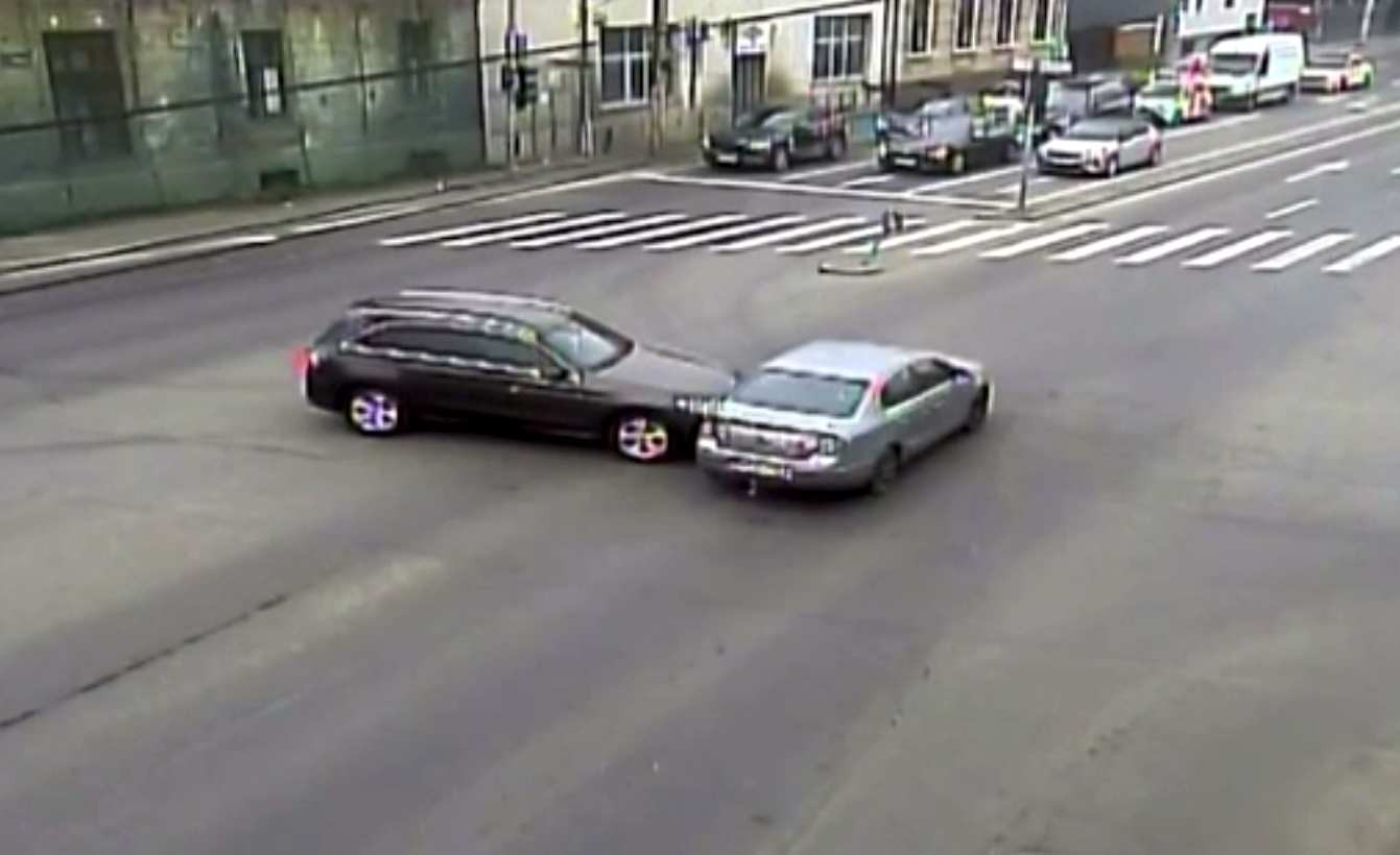 Carambol cu cinci mașini la Timișoara. Ce a greșit șoferița de 31 de ani