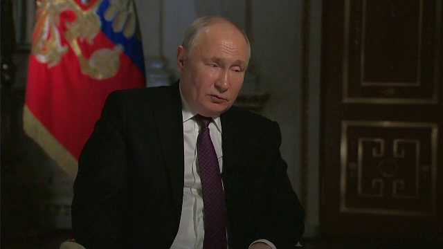 Nucleara lui Putin: ”Armele există ca să fie folosite”. A pus să fie bătut cu ciocanul un opozant înaintea realegerii sale
