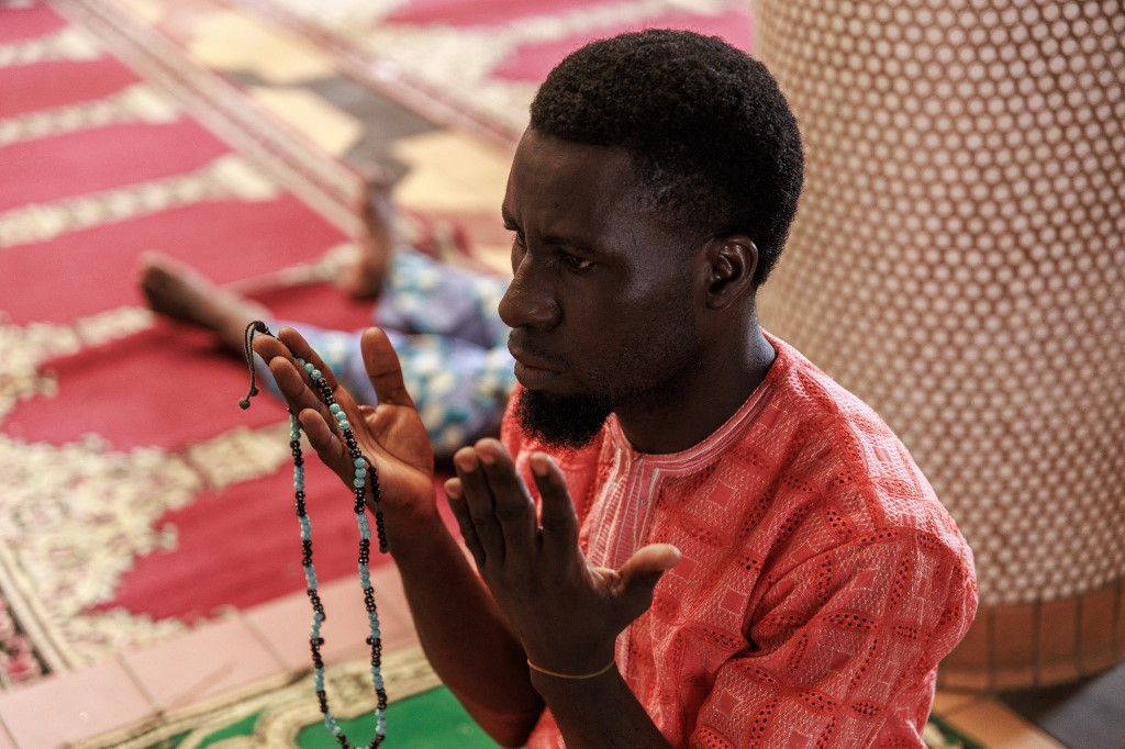 Bărbații înarmați care au răpit peste 280 de elevi în Nigeria cer o jumătate de milion de euro ca să-i elibereze