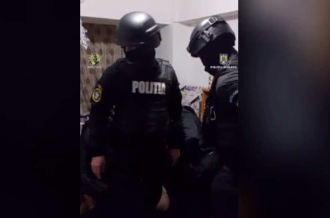 Rețea amplă de distribuție de droguri „ocrotită” de o judecătoare, desființată la Suceava