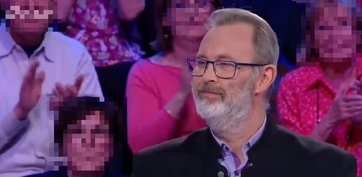 Un criminal în serie a apărut zâmbind la un concurs televizat. Era căutat de poliție pentru 31 de violuri și crime