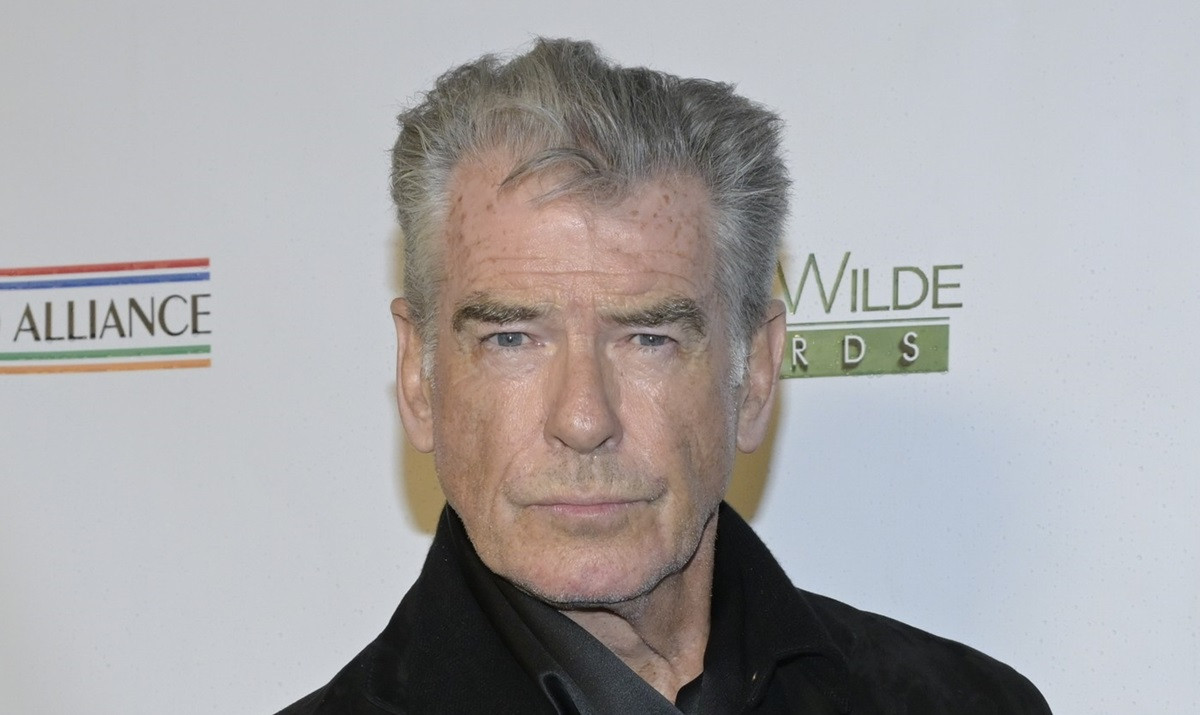 Actorul Pierce Brosnan, bun de plată după ce s-a plimbat printr-o zonă interzisă dintr-un parc. Ce amendă a primit