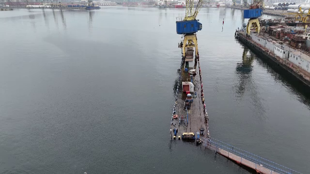 Un doc plutitor pe care se aflau opt muncitori s-a scufundat brusc în Portul Constanța: ”N-am mai văzut așa ceva”. Ce a urmat