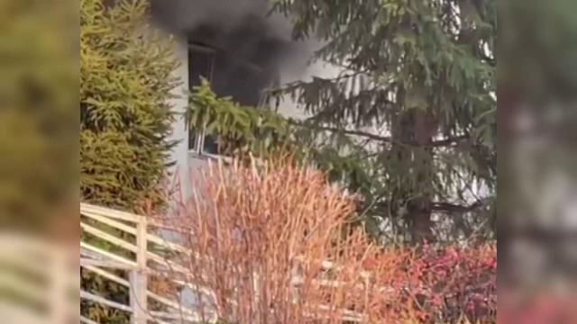 Momentul exploziei de la Onești, surprins de o cameră de bord a unei mașini care trecea pe lângă imobil