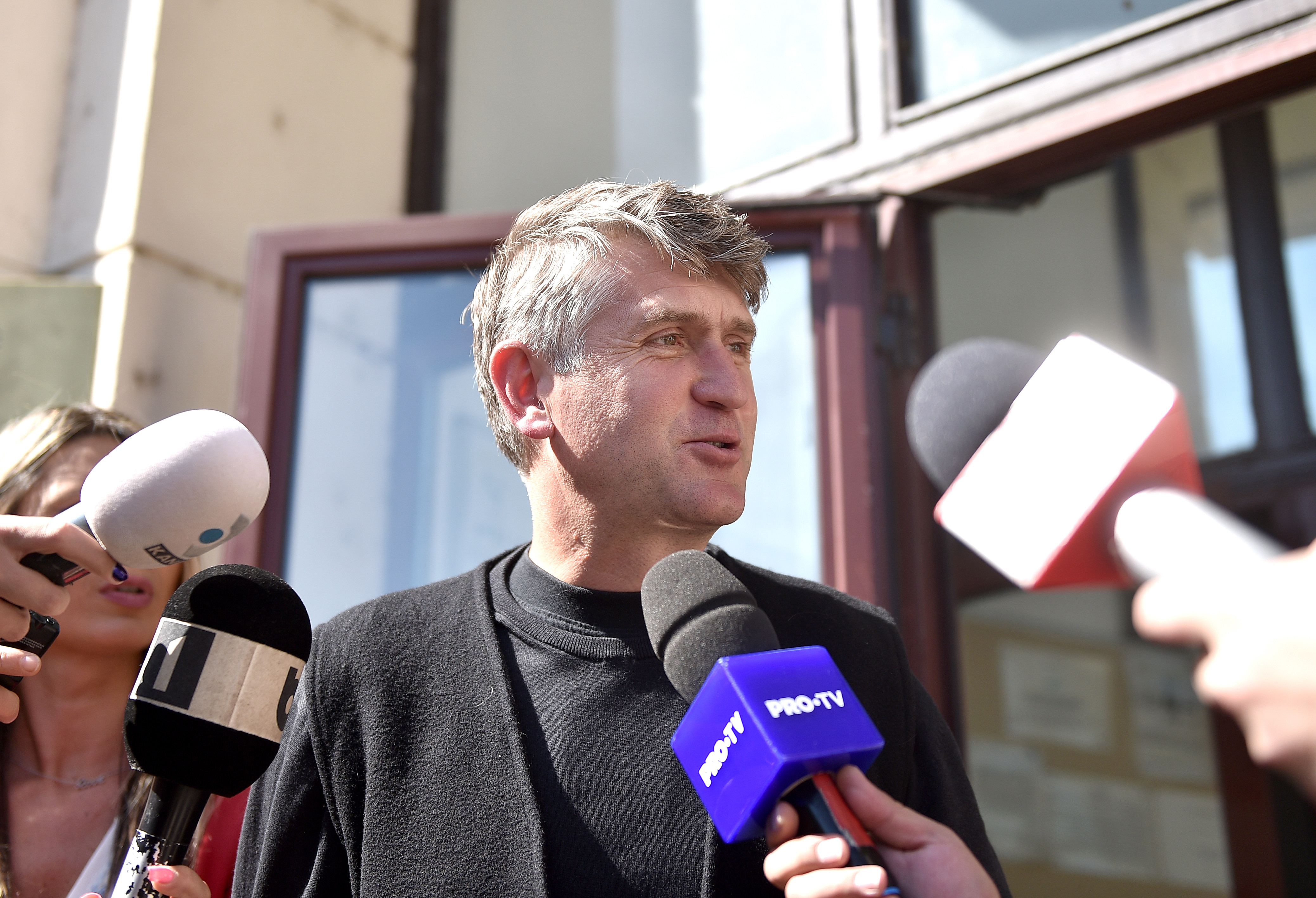 Cristian Pomohaci, fostul preot iertat pentru pedofilie, a distribuit un filmuleț plin de copii. ”Fiți binecuvântați!” VIDEO