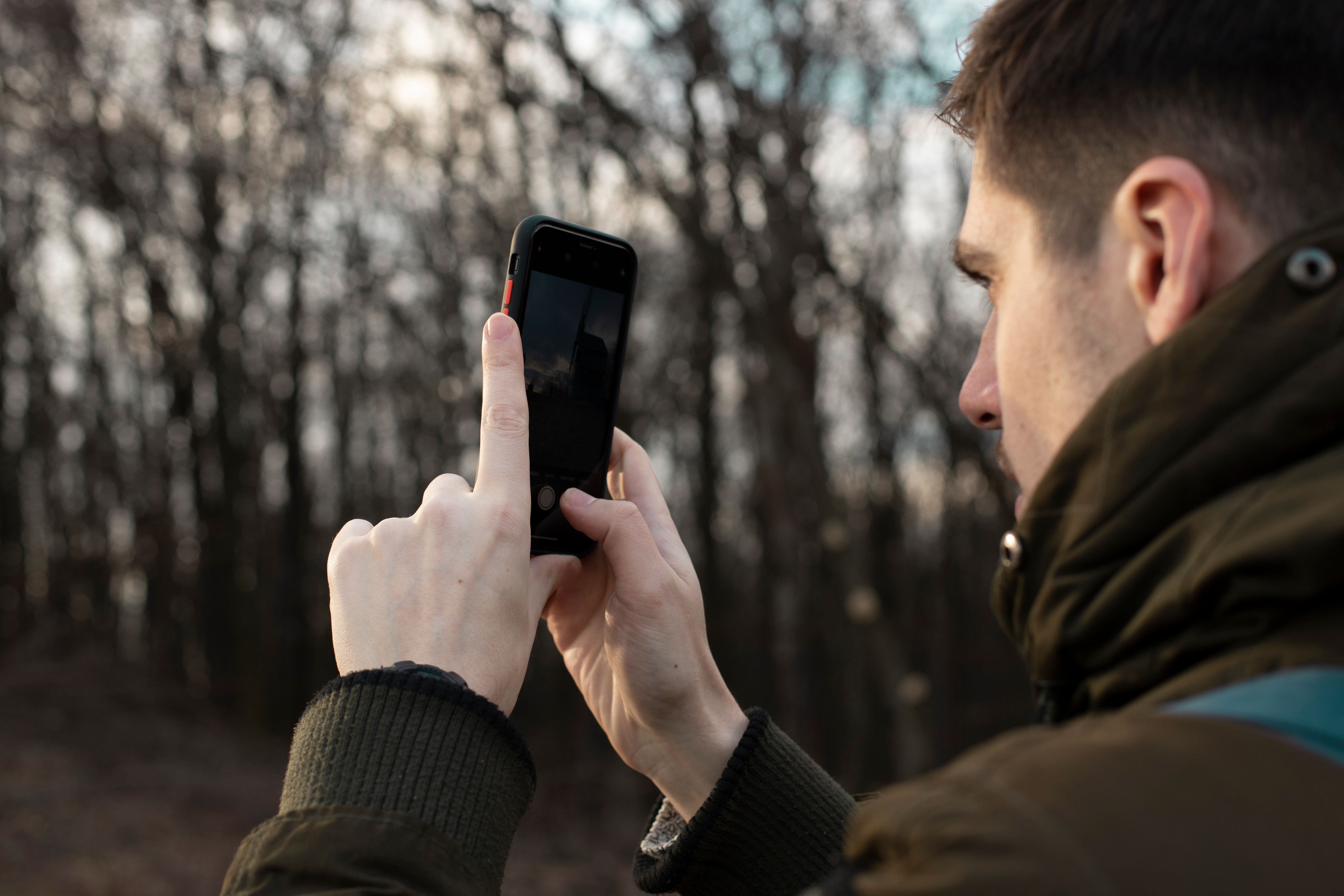 Un bărbat a murit în timp ce făcea o poză soției sale. Ce s-a întâmplat