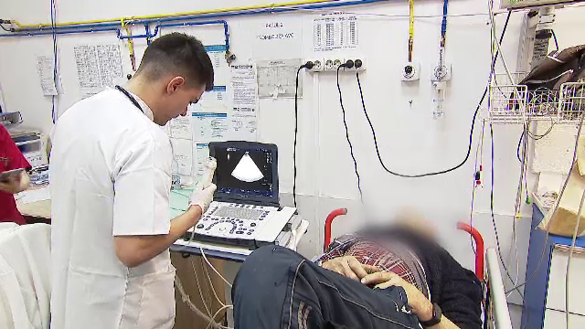 Senatul a adoptat o inițiativă legislativă care recunoaște gărzile medicilor ca vechime în muncă