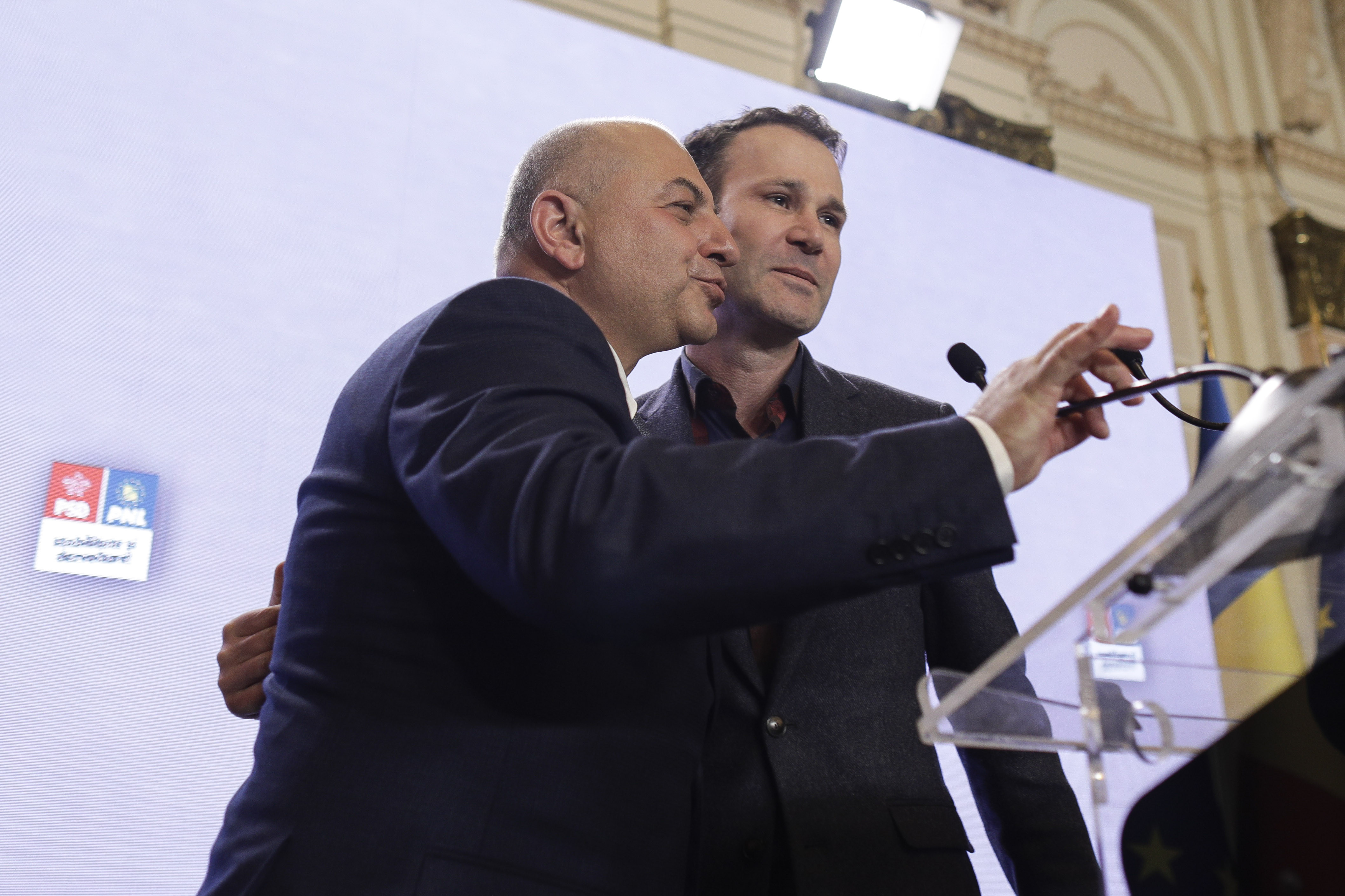 VIDEO. Robert Negoiță s-a enervat după ce a fost întrebat de ce l-a lăudat pe Piedone, în loc să-l susțină pe Cîrstoiu