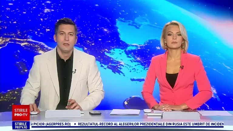 O mașină a fost lovită de o motocicletă, în București. Șoferul spune că a intrat direct în el, un martor îl contrazice