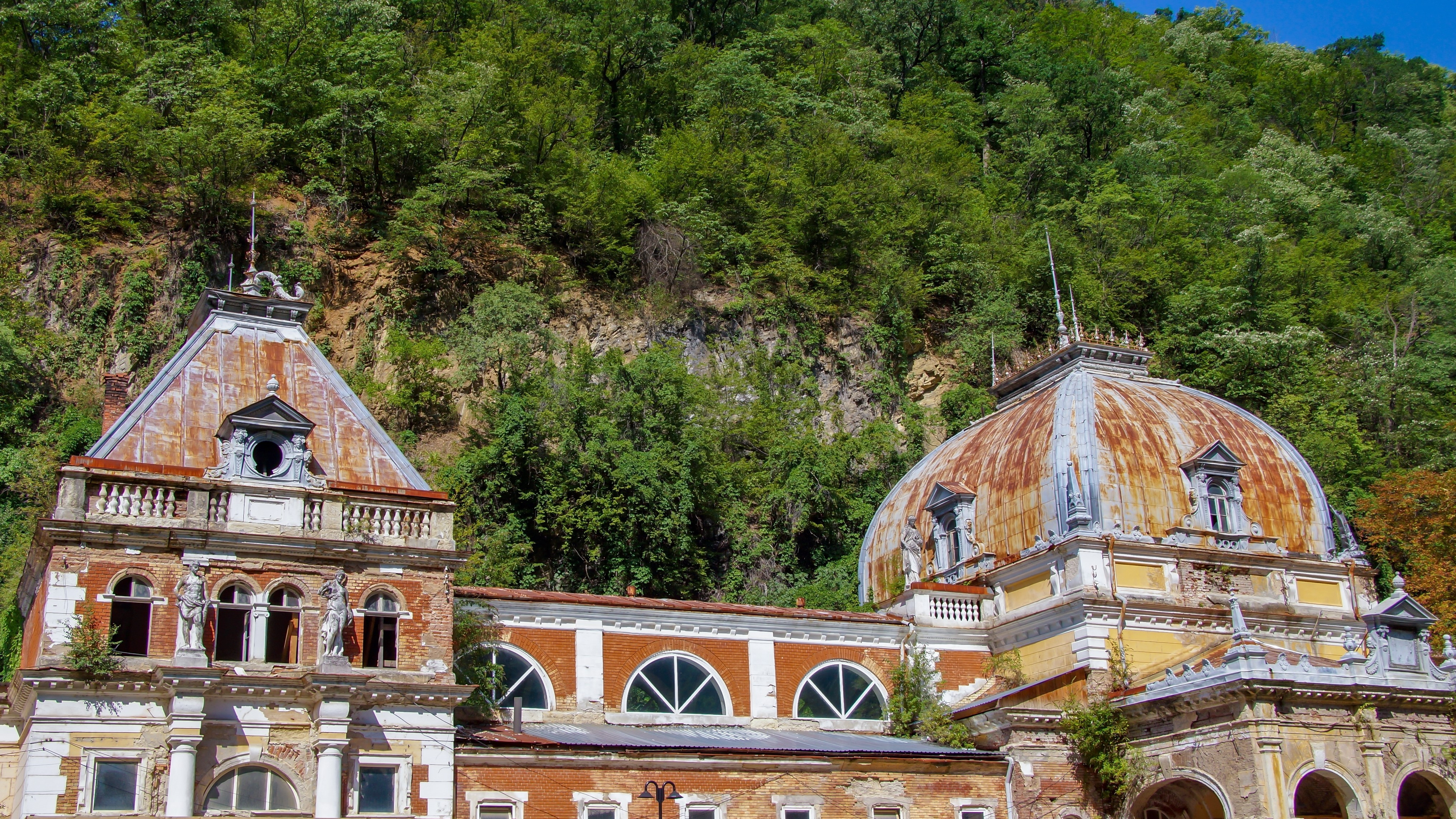 Cum ar putea fi revitalizată Băile Herculane, una dintre cele mai vechi stațiuni din Europa. “Potențialul este enorm”