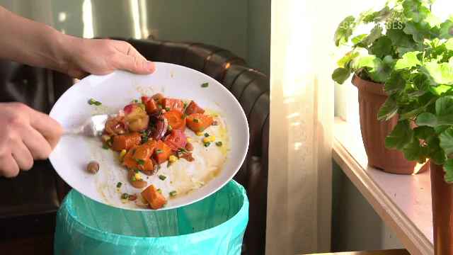 „Cred că nimeni nu face asta, pentru că le e rușine”. Ce spun românii despre noile reguli din restaurante și magazine