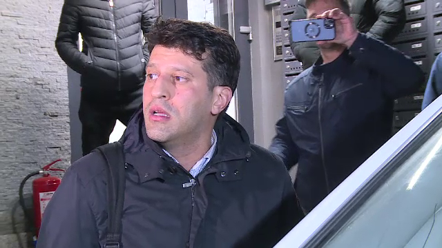 Bărbatul care s-a baricadat în locuinţa fostei iubite, în Chiajna, a fost evacuat după 16 ore. Cum a păcălit-o ca să intre