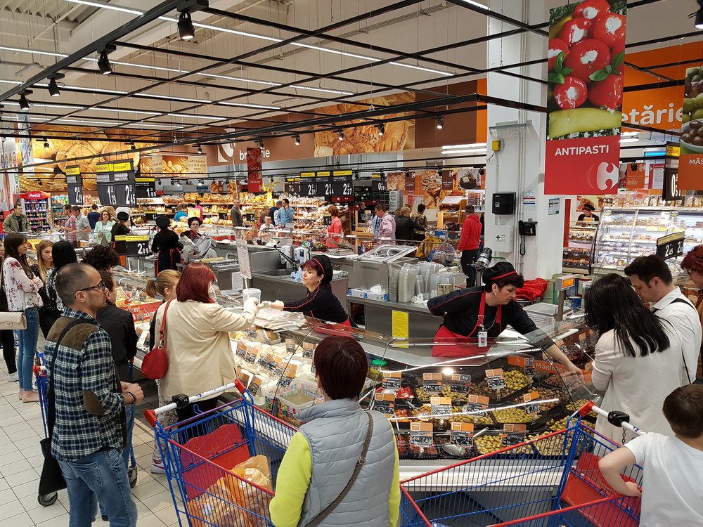 Marcel Ciolacu, despre închiderea supermarketurilor în weekend: Am dat în lucru echipei. Vă spun că nu sunt un mare fan