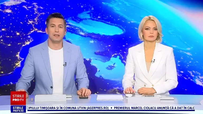 Momentul în care o mașină intră într-un autobuz cu pasageri, în Iași. Greșeala flagrantă care putea duce la o tragedie