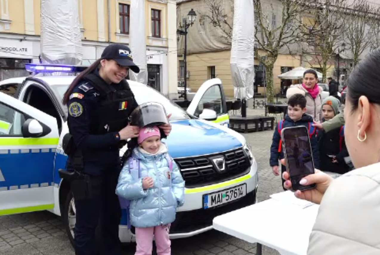 Ziua Poliției, sărbătorită în avans la Baia Mare. „M-a impresionat că pot vorbi cu adevăraţii eroi ai României, mascaţii"