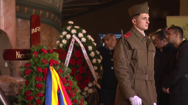 Omagiu pentru Nicolae Manolescu: Sicriul criticului literar, depus la Ateneu. „Nu te vom uita, vom continua să te citim”