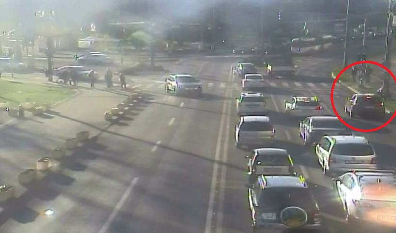 Un copil de trei ani a fost lovit de o mașină, în Timișoara. A ajuns pe șosea în timp ce se juca. Momentul a fost filmat