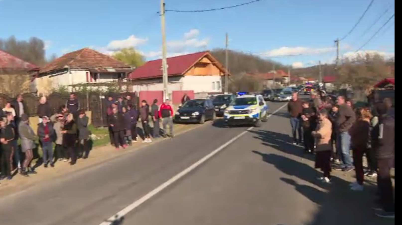 Victima lui Mirel a ajuns acasă, condusă de sute de oameni. Când va fi înmormântată Andreea, studenta de la medicină