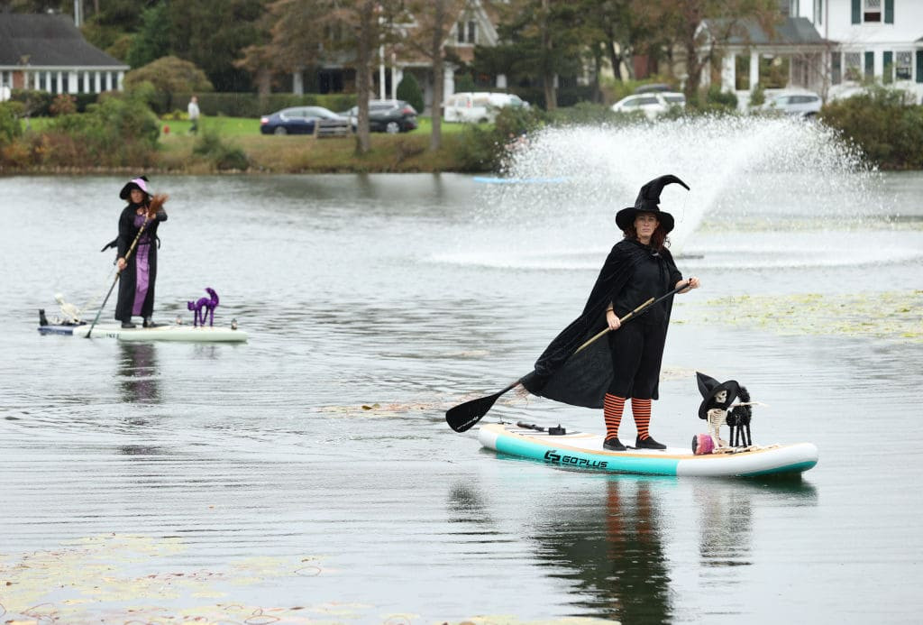 Paștele catolic - ce țări sărbătoresc și ce tradiții au. De la crucificări reale până la omleta din 5.000 de ouă