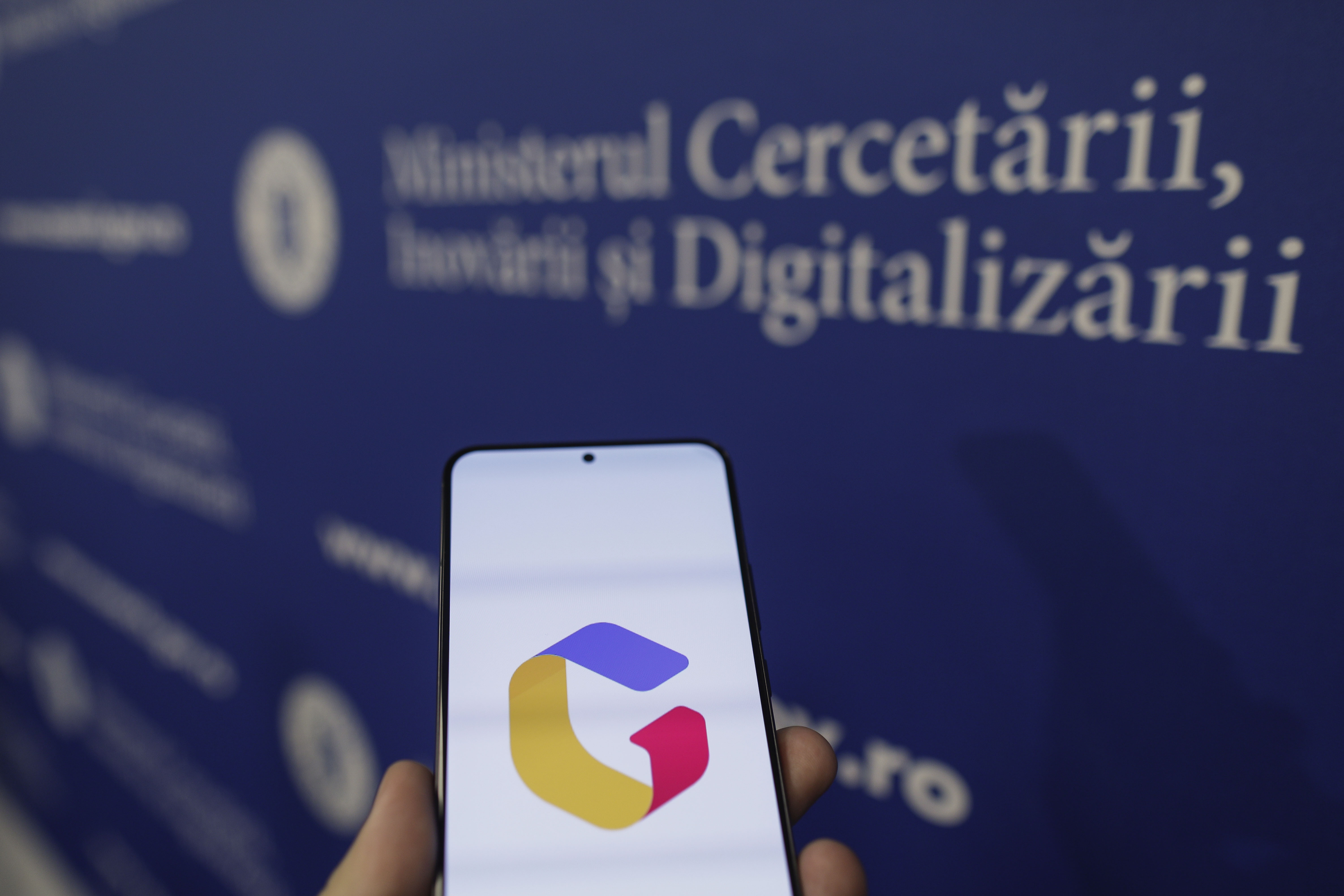 Prin ghiseul.ro rom&acirc;nii din străinătate &icirc;și pot plăti taxele și impozitele pe veniturile și proprietățile din Rom&acirc;nia