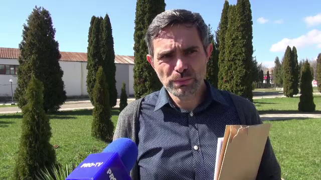 Un elev din Neamţ ar fi leşinat când a fost scos în fața clasei de către un profesor. Dascălul nu ar fi cerut ajutor medical