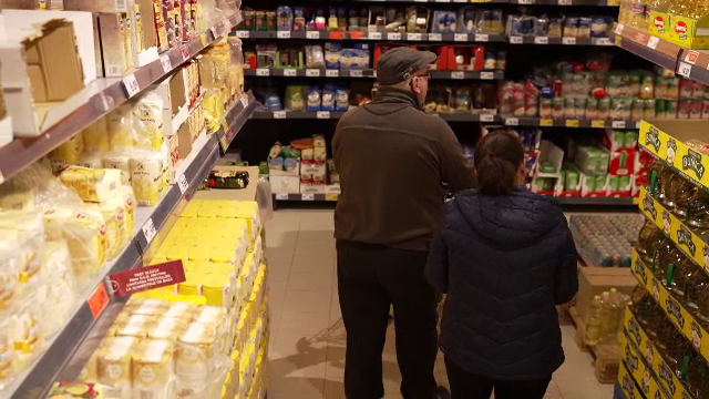 Ministrul Agriculturii nu vrea închiderea magazinelor în weekend: Nu cred că vom obliga oamenii când să meargă la cumpărături