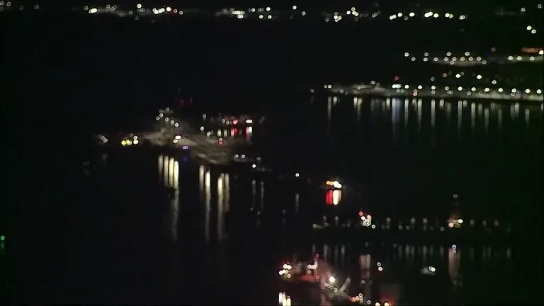 „Eveniment cu victime în masă”. Un pod de peste 2,5 km din SUA s-a prăbușit după ce a fost lovit de un vapor uriaș. VIDEO