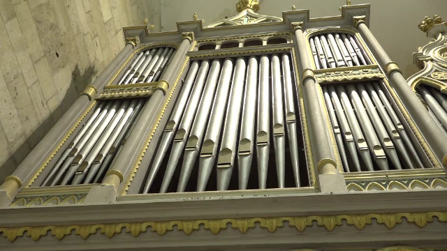 „L-am simțit pe Dumnezeu!". Locul din România care a vibrat pe acorduri de orgă în Săptămâna Patimilor la catolici