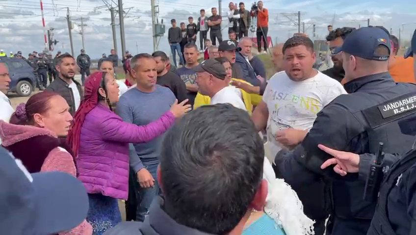 Scandal în timpul unei intervenții a Gărzii de Mediu în Călărași. Localnicii s-au revoltat că le ridică deșeurile. VIDEO