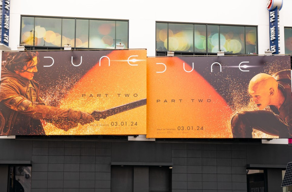 Steven Spielberg, către Denis Villeneuve: ”Dune 2 este unul dintre cele mai strălucite filme SF pe care le-am văzut”