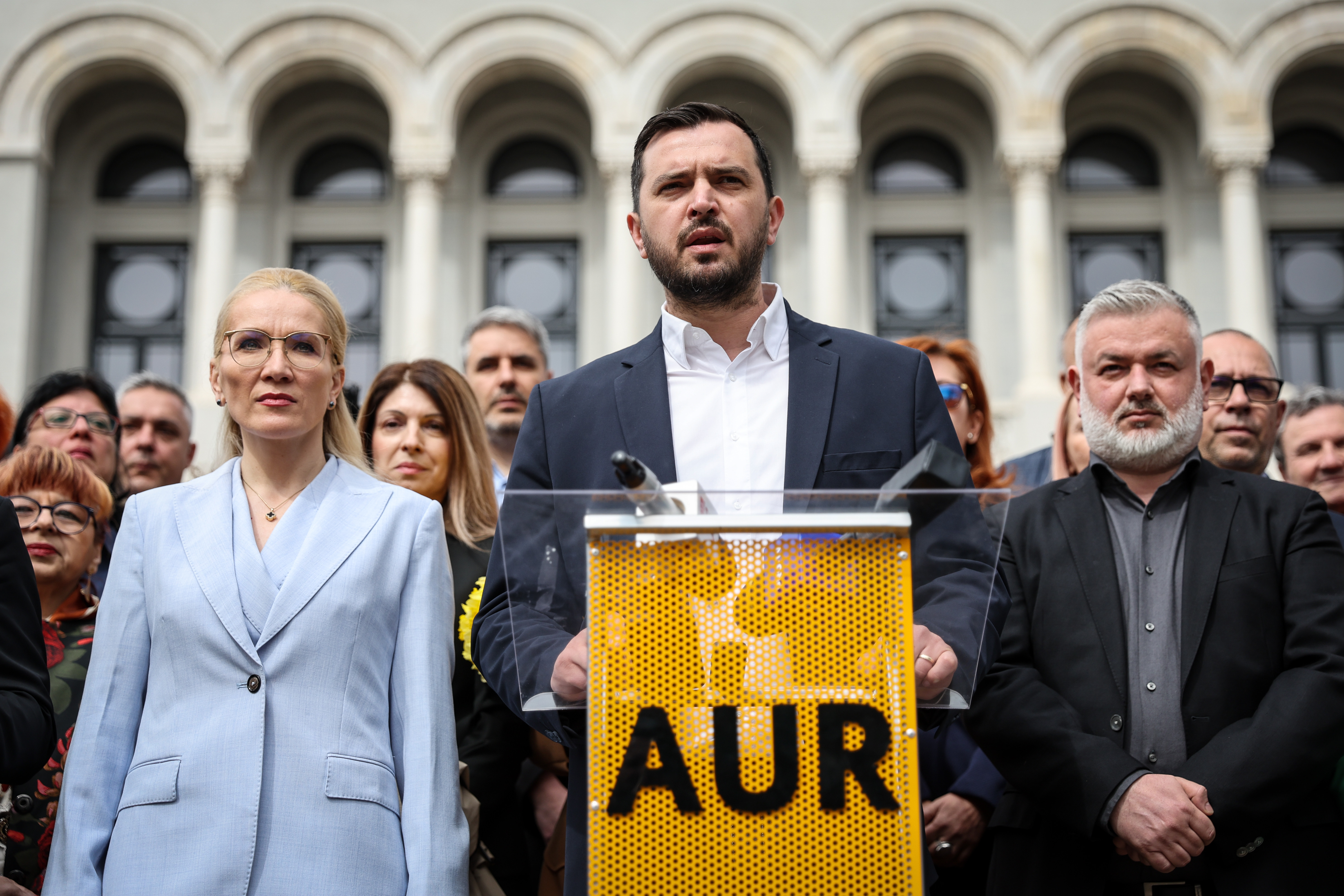Mihai Enache, cadidatul AUR la Capitală: Gabriela Firea locuieşte fictiv în Bucureşti. Am depus plângere la poliţie