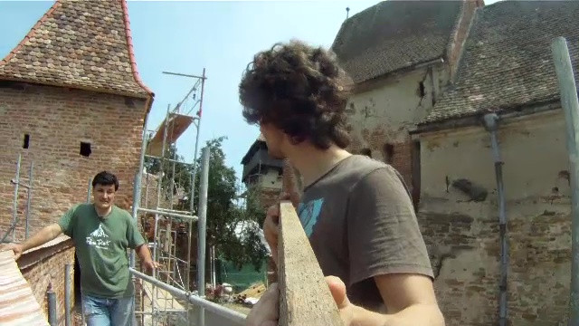 Pentru că statul este indiferent, românii se mobilizează să salveze monumentele istorice care se prăbușesc