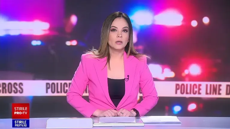 Reacția unei femei când i-a trecut un glonț pe la ureche, în timp ce stătea pe canapea. VIDEO