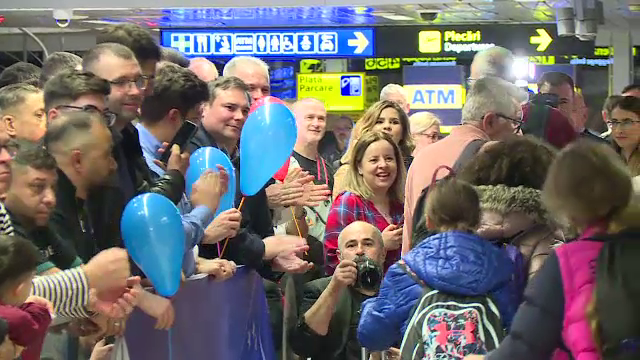 Românii se felicită că pot intra în UE ca europenii din țările civilizate, deocamdată ... doar aerian și maritim: ”Minunat!”