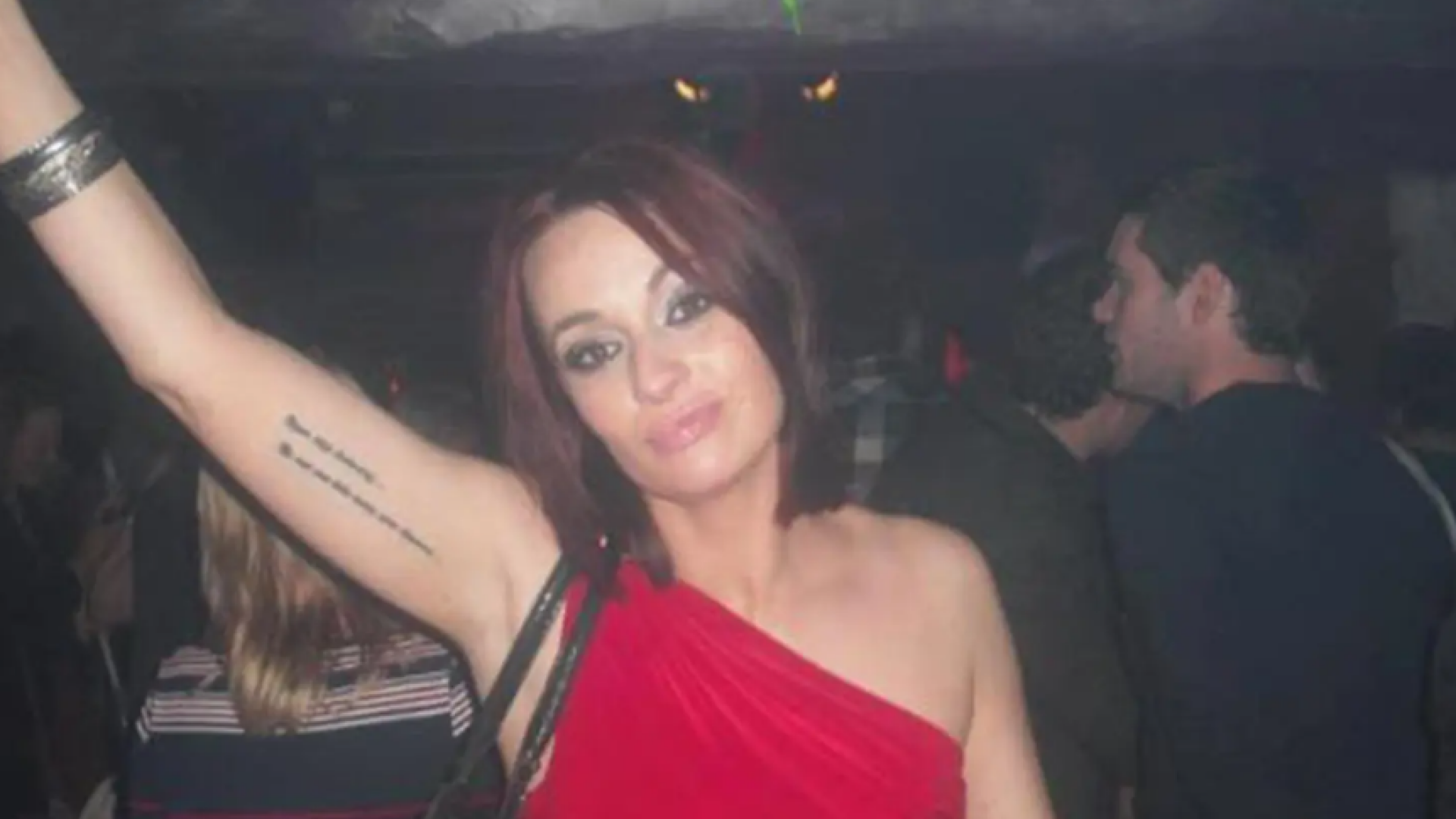 A fost înjunghiată de iubit în timp ce muncea. O femeie și-a găsit sfârșitul chiar în barul în care lucra, în fața clienților