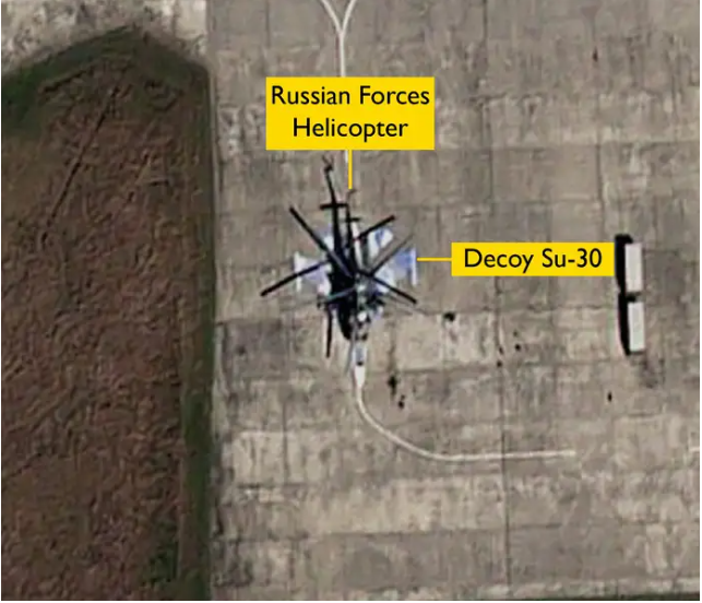 ”Încă o tactică pur rusească”. Elicopterele rusești aterizează peste avioane pictate la sol drept momeală pentru Ucraina