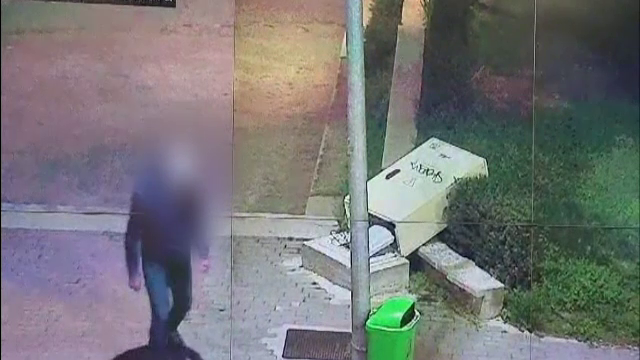 Câți ani de închisoare riscă tânărul care distrugea automatele de dirijare a traficului din Pitești