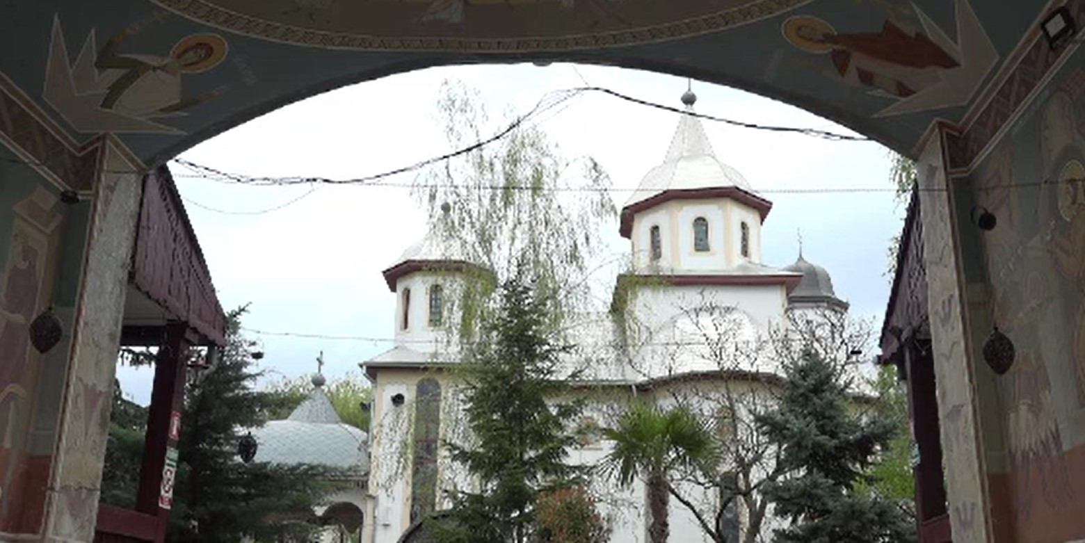 „Parcă ești în altă lume”. Condiția pe care trebuie să o îndeplinească femeile care vor să petreacă Paștele la mănăstire