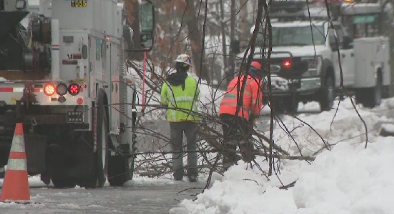 O furtună de zăpadă, ploi și vânt violent au provocat haos în nord-estul Statelor Unite. Sute de mii de locuințe, afectate