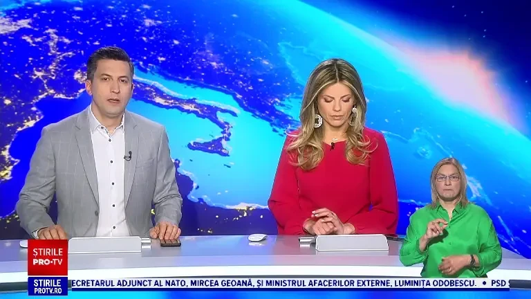 Accident grav în București. O mașină s-a răsturnat, după ce a fost lovită de o dubă. Șoferița a ajuns la spital