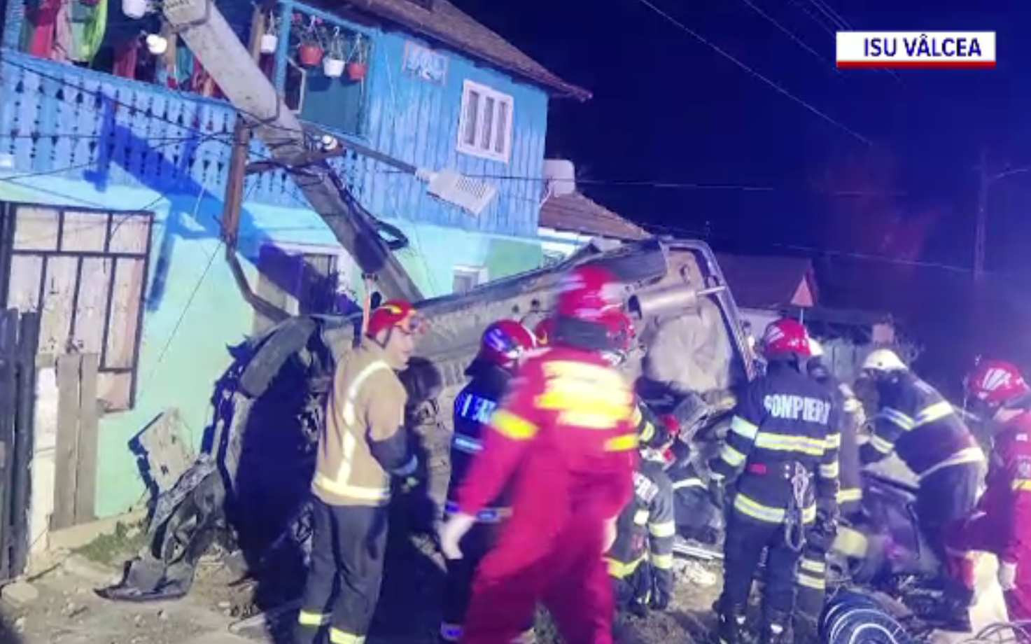 ANIMAȚIE GRAFICĂ. Cum s-a produs accidentul înfiorător din Vâlcea, în care doi tineri au murit. O altă victimă este la spital