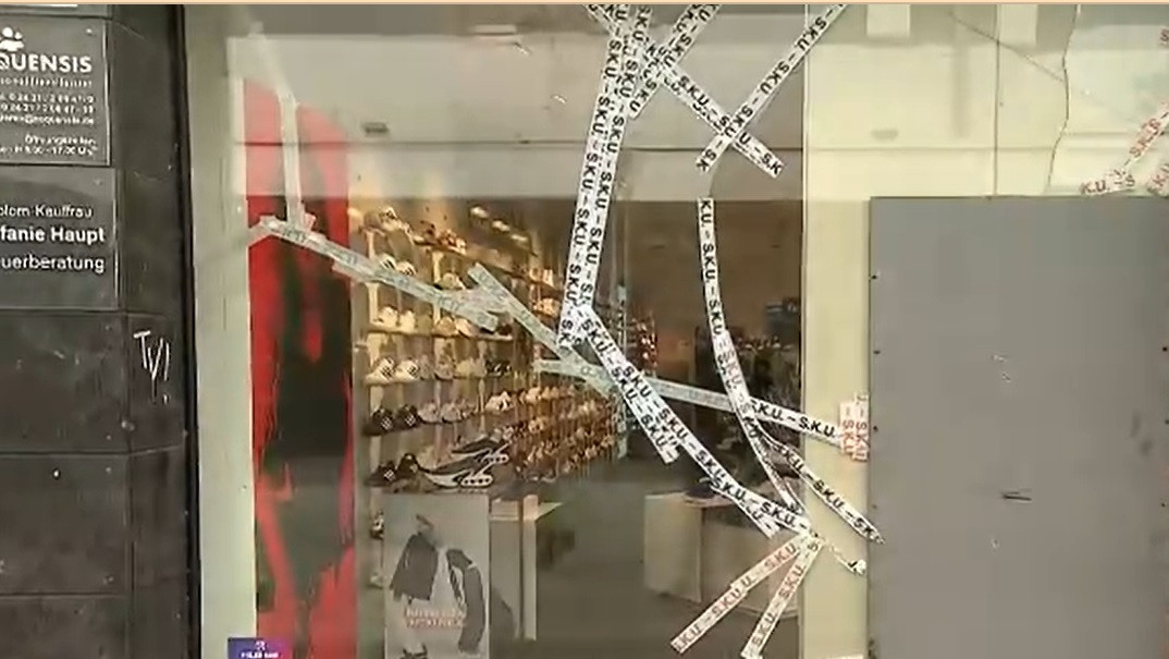 Jaf bizar în Germania. Hoții au furat doar încălțăminte pentru piciorul stâng. Paguba este uriașă