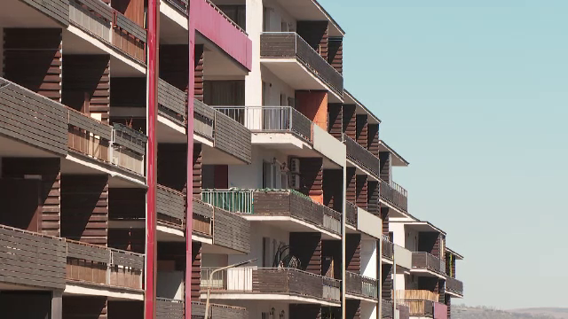 Tot mai mulți români își fac credite pentru a cumpăra o locuință. „Au dus dobânzile în zona acceptabilă”