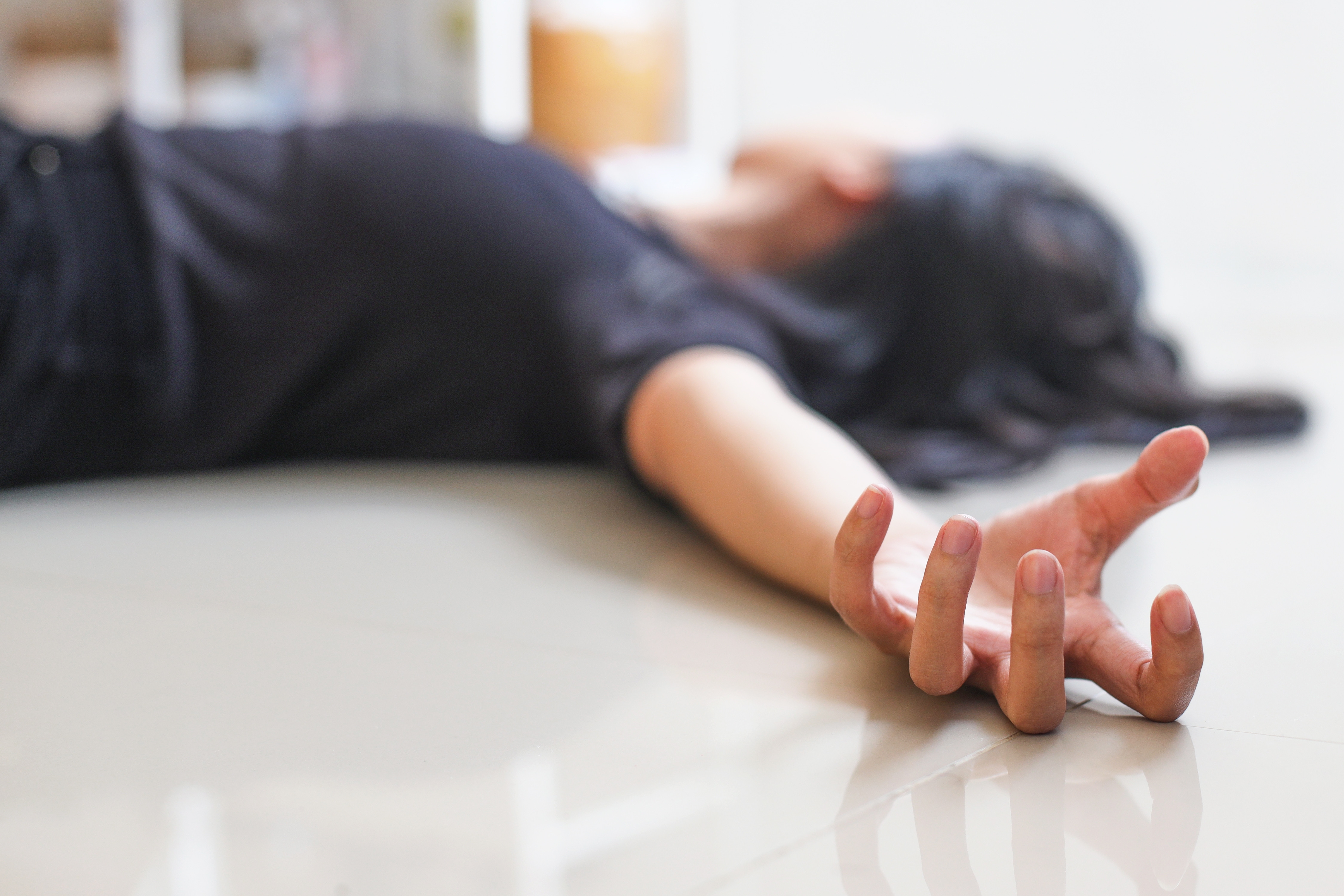 Prea mult curent electric într-o zonă din creier înseamnă epilepsie. Cum se pot manifesta crizele