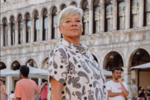 Vedeta italiancă din clipurile „Attenzione pickpocket” a fost agresată de un român. Ce s-a întâmplat cu atacatorul