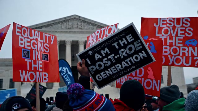 Decizie controversată în privința avortului. O lege veche de 160 de ani este în vigoare, a hotărât un tribunal din SUA