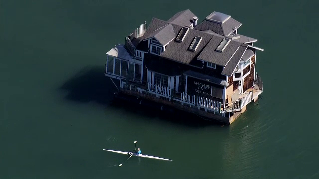 Cu vila la plimbare prin golf. Localnicii din San Francisco au avut parte de o priveliște de-a dreptul surprinzătoare