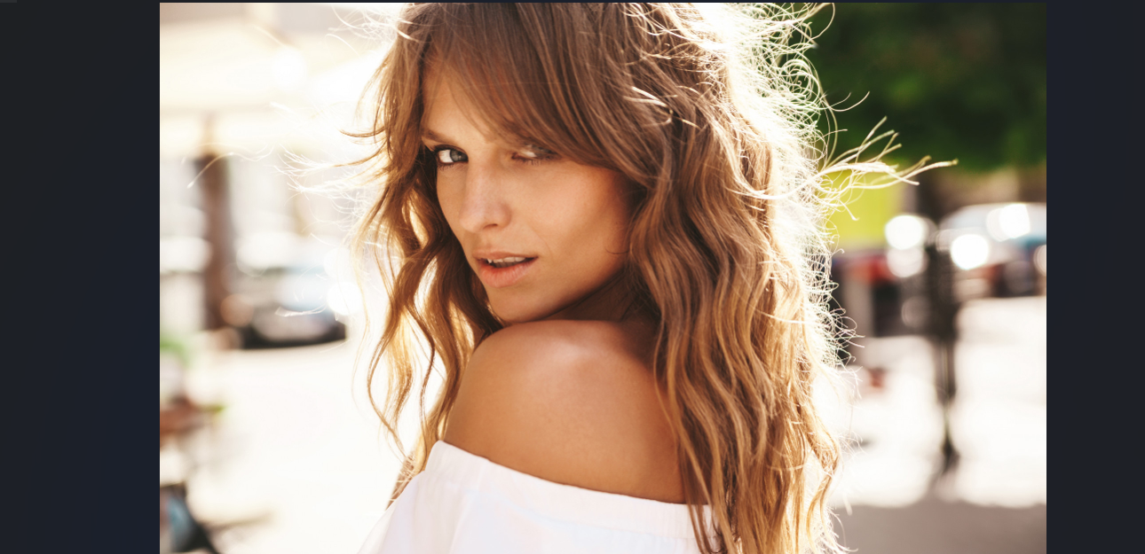 (P) 5 ingrediente esențiale pentru îngrijirea părului vopsit în sezonul cald