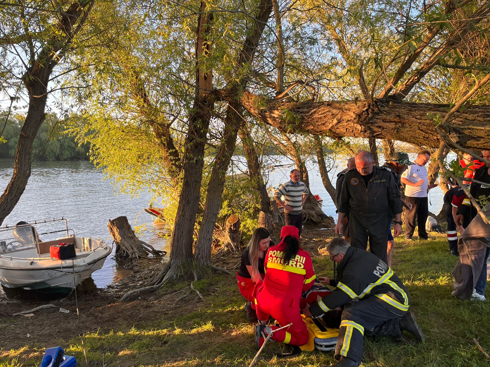 Ambulanţă navală, implicată într-un accident pe Braţul Chilia. Patru persoane, între care un copil, au fost rănite